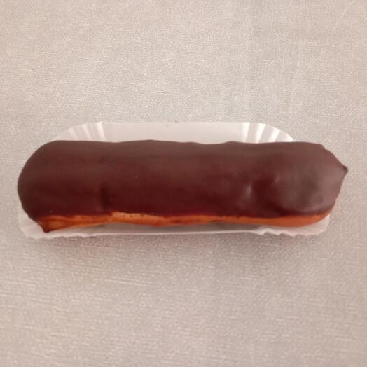 Eclair de chocolate