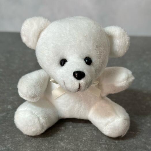 Oso pequeno blanco crema