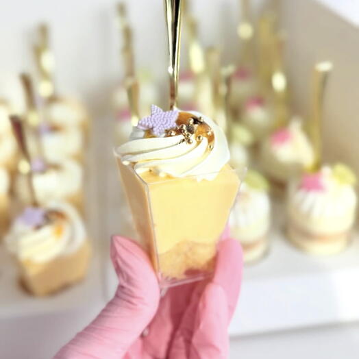 Caja de 12 mini shots de Cheesecake de Maracuya   Estrellas Lilas