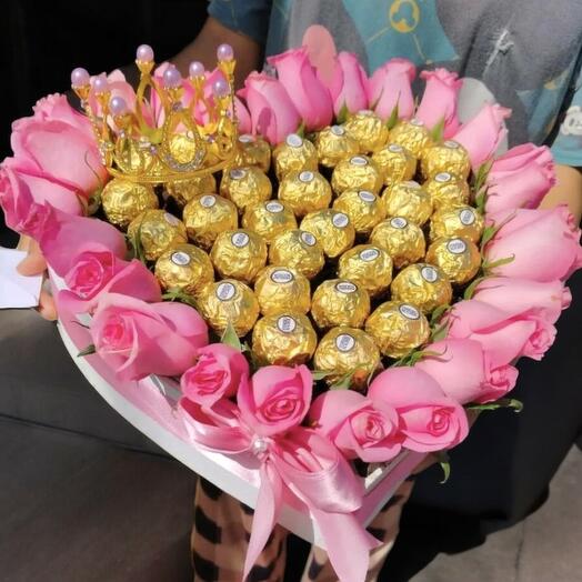 Corazon Dulce con Rosas Rosadas y Ferrero Rocher