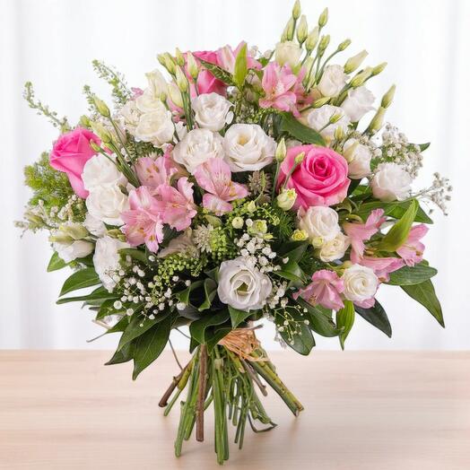 Ramo de Flores con Lisianthus y Rosas Rosadas – Ternura y Elegancia Floral