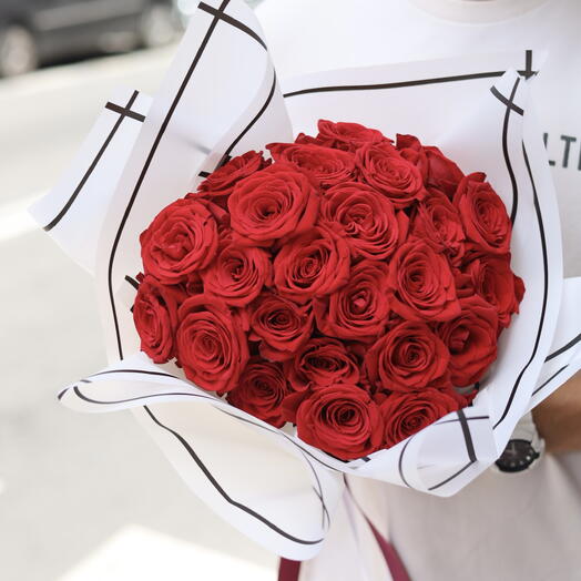 Букет з 25 червоних троянд