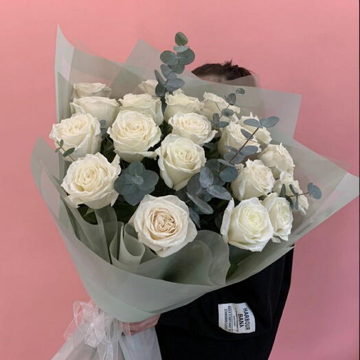 Premium de Rosas Blancas con Eucalipto
