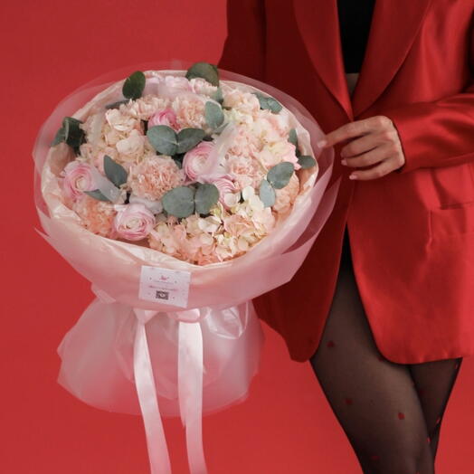 Author s bouquet Blush of peach