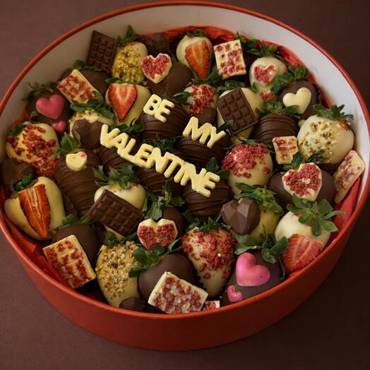 Berry Valentine Statement Box – Be My Valentine – Circular Grande