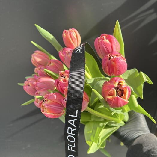 Bouquet of 15 tulips in coral pink