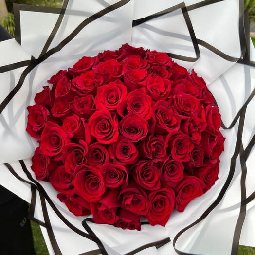 Infinity red roses