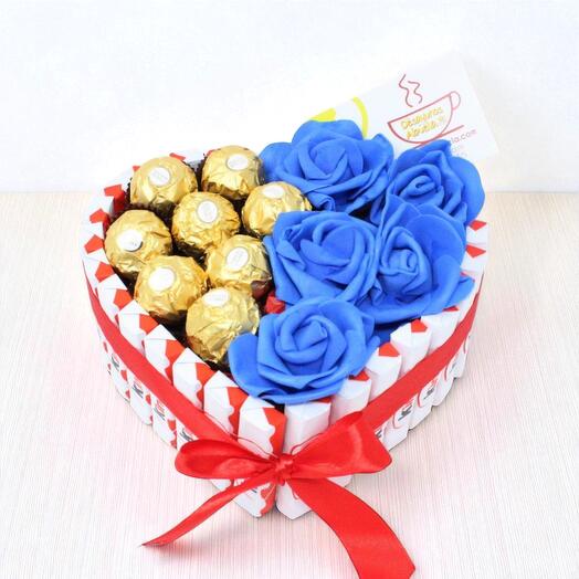 Corazon Romantico Azul con Kinder y Ferrero Rocher