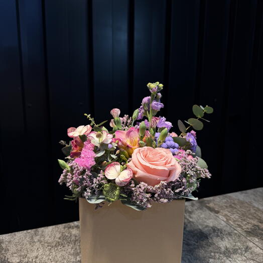 Composicion rosada de ARAIK GALSTYAN