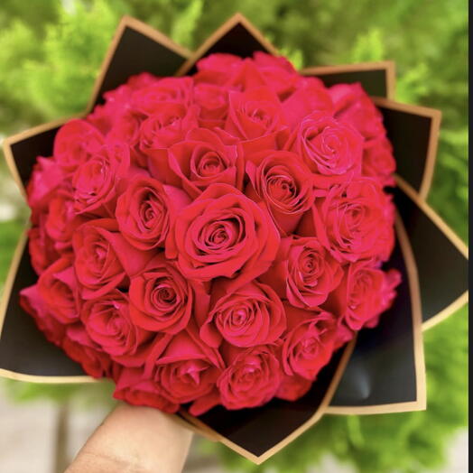 Ramo de rosas rojas bonitas