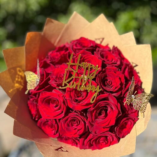 Ramo de 25 rosas con mariposas