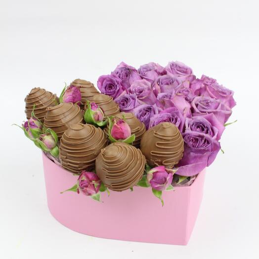 Bouquet of Chocolate Covered Strawberries and Mini Pink Roses