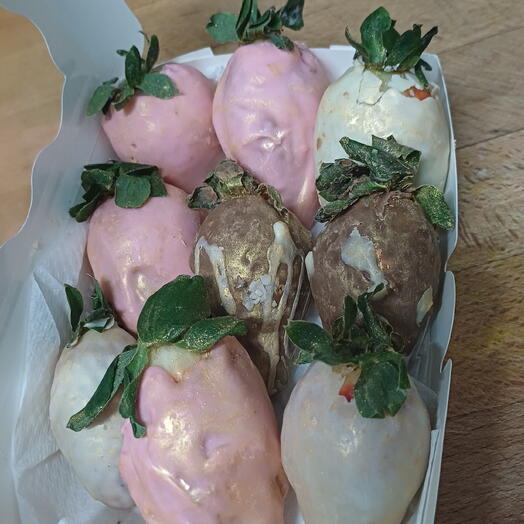 Ramo de fresas frescas cubiertas con chocolate belga Callebaut 823