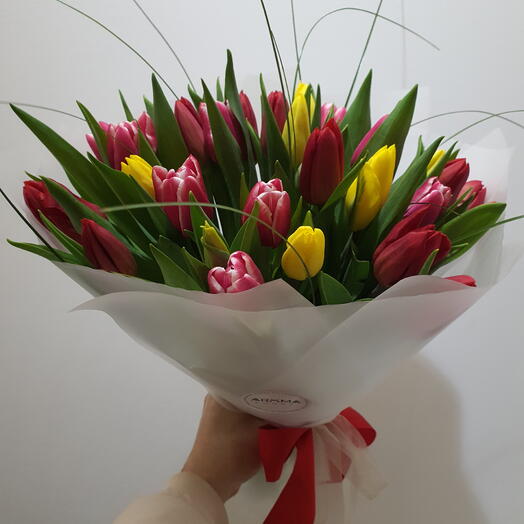 "Eres felicidad"/35 tulipanes mixtos