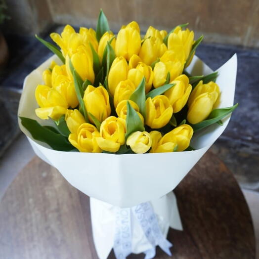 48 tulipanes amarillos