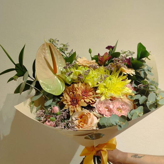Elegant Yellow Bouquet with Anthurium and Roses