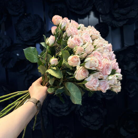 21 pink branching roses