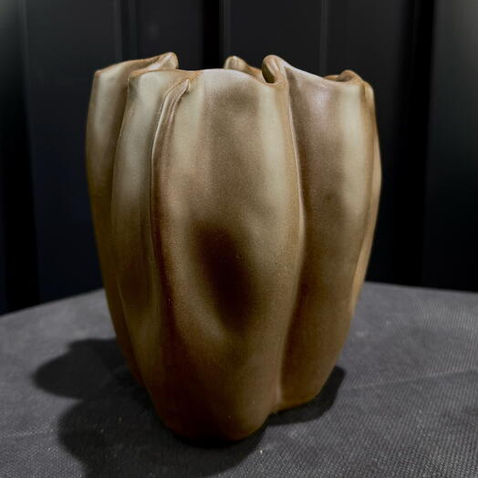 Maceta vaina ceramica marron