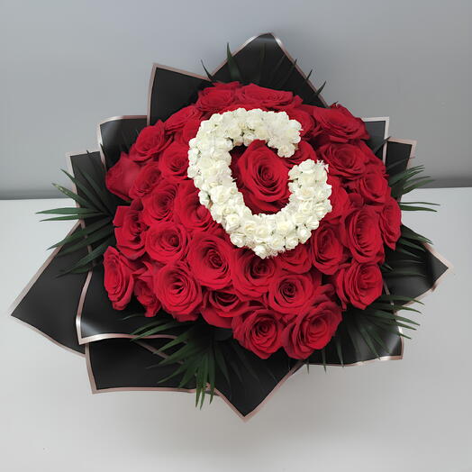 Ramo 40 rosas rojas + letra inicial