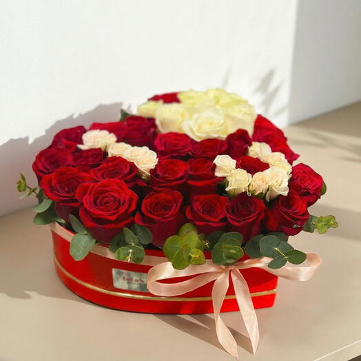 Caja de rosas y spray roses