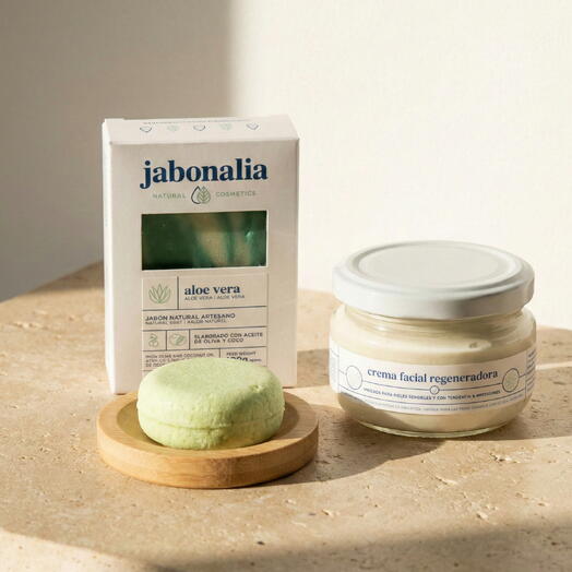 Pack Hidratacion Completo con Aloe Vera: Jabon Artesanal, Champu Solido y Crema Regeneradora