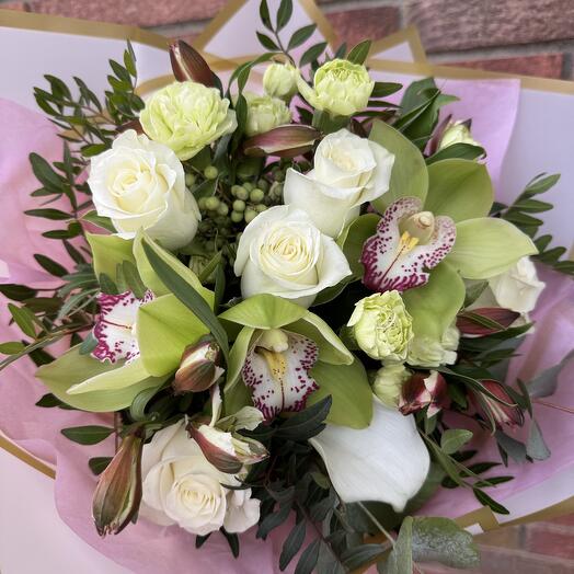 La Novia- Completa tu regalo añadiendo chocolates de lujo, velas o una tarjeta en el menú de complementos