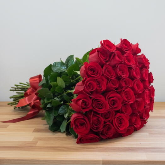Ramo Premium de 51 Rosas Rojas — Amor Clasico