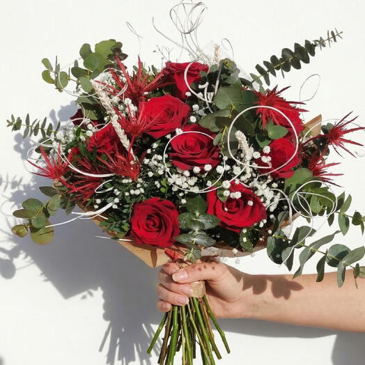 Passion – Bouquet of 12 red roses with baby's breath and eucalyptus