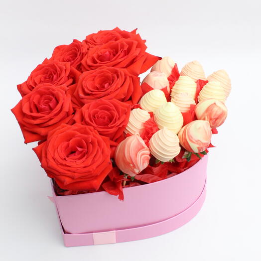 Букет із полуниць у білому шоколаді та червоних троянд