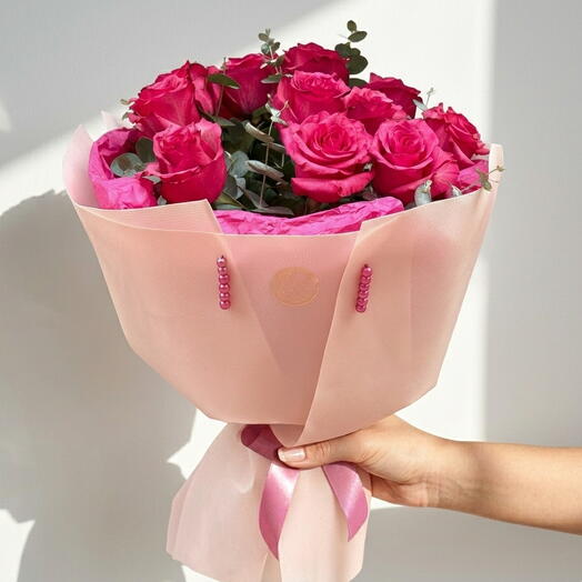 Ramo Lola Rosa – 11 Rosas Rosadas Premium con Eucalipto, Bouquet Elegante y Romantico