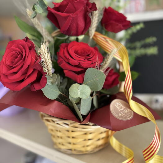 Roses St. George in Basket