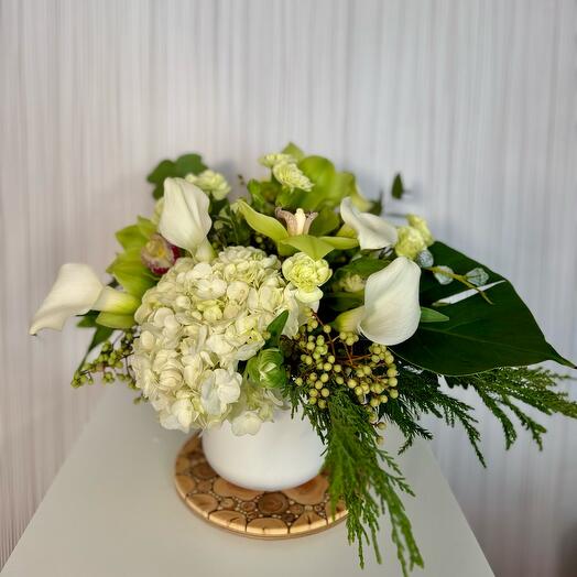 Brisa Verde- centro de mesa - orquídeas, hortensias- elegante, lujo moderno, cumpleaños, pronta recuperación, aniversario, romántico