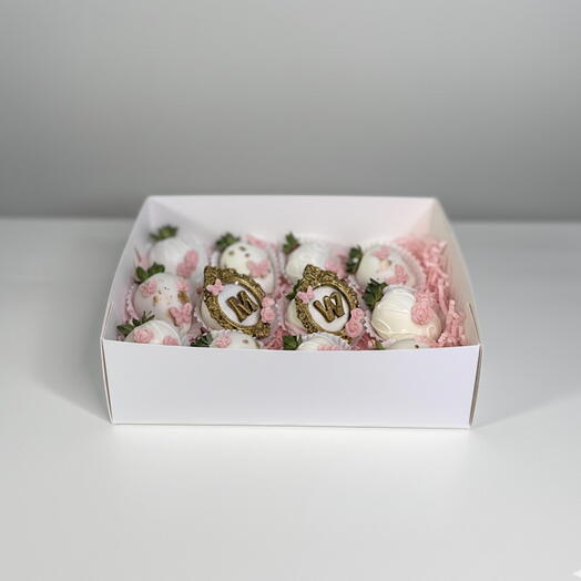 Caja de 12 Fresas cubiertas en chocolate blanco