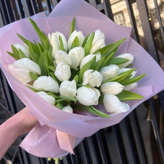 Nube de tulipanes blancos