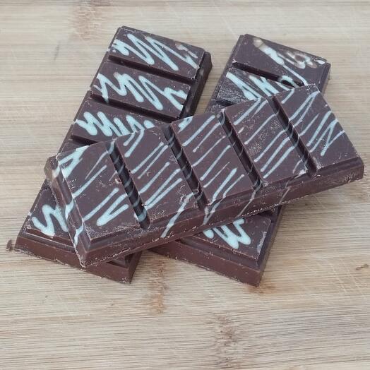 Juego de tres barras con relleno de chocolate Dubai