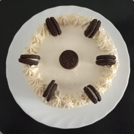 Layer cake de chocolate y Mini Oreo