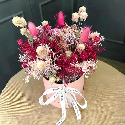 Sombrerera Sueno de una Noche de Verano – Elegancia en flores secas eternas