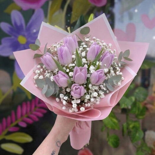 Ramo de tulipanes con paniculata