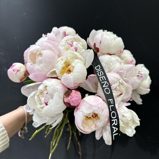 ramo de peonias