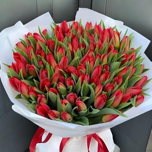 Bouquet de 80 Tulipanes Rojos