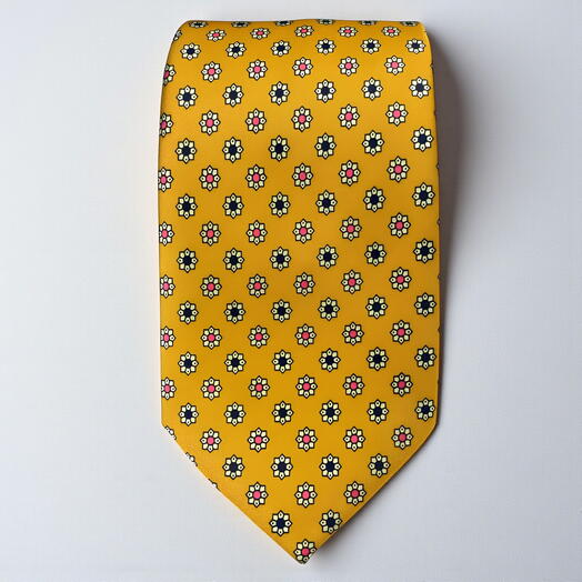 Corbata amarilla flores