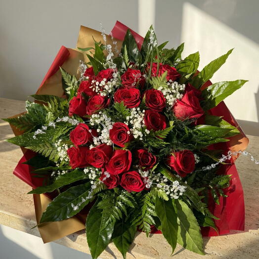 Eternal Love Bouquet – Bouquet of 25 Premium Red Roses with Elegant Decoration