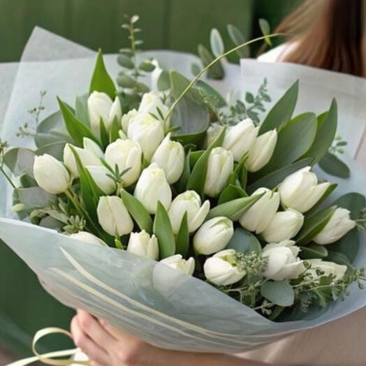39 tulipanes blancos