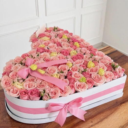 Cajita en forma de corazon con rosas