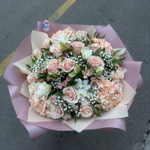 mixed bouquet light colors