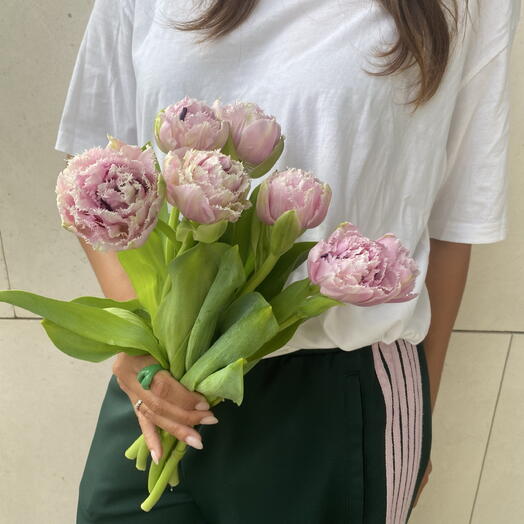 7 Tulips for Mom – Love in Every Petal