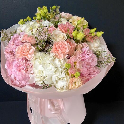 Ramo de Flores Elegantes con Hortensias, Rosas y Lisianthus – Ramo Premium de Lujo