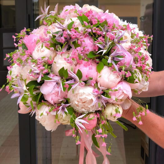 Veraniego de peonias