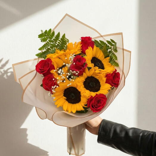 Ramo Alegria – Girasoles y Rosas Rojas para Iluminar el Dia