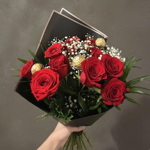 Docena de rosas con Ferrero Roche
